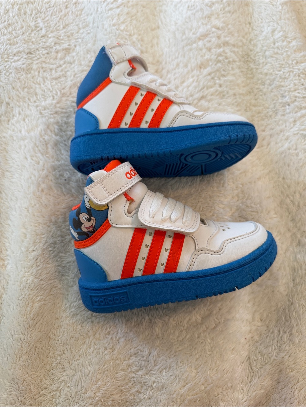 adidas x Disney Mickey Mouse Mid Hoops 3.0 Sneaker size 7